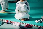 武术散打全国冠军赛打满五回合精彩激烈，散打武术比赛